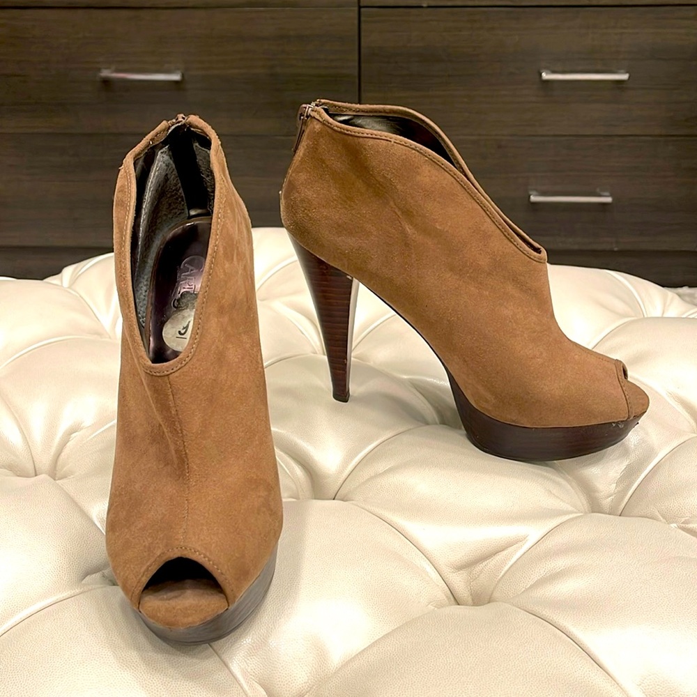 Carlo’s Santana tall heels